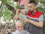 Yaşlılar için evde tıraş hizmeti