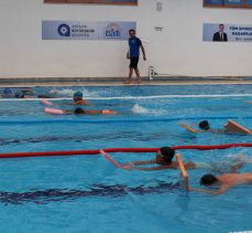 Antalya Büyükşehir Belediyesi’nin yaz spor kurslarına yoğun ilgi var