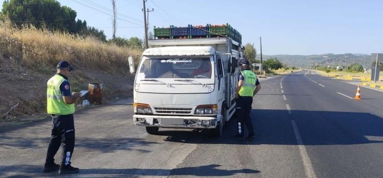 BÜYÜKŞEHİR EKİPLERİ KAYIT DIŞIYLA MÜCADELESİNİ SÜRDÜRÜYOR