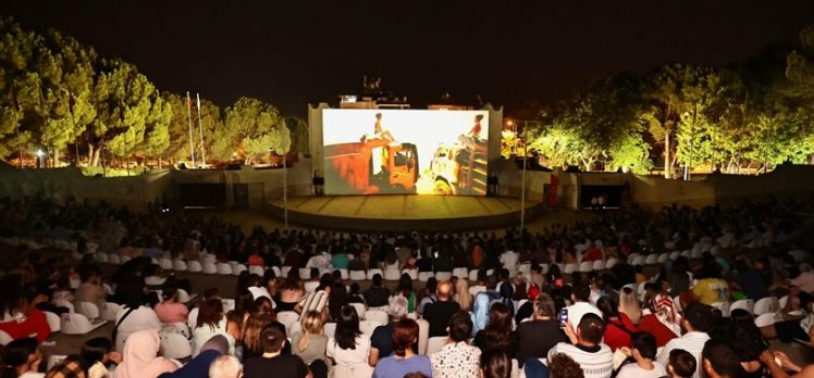 Büyükşehir ile açık hava sinema günleri devam ediyor