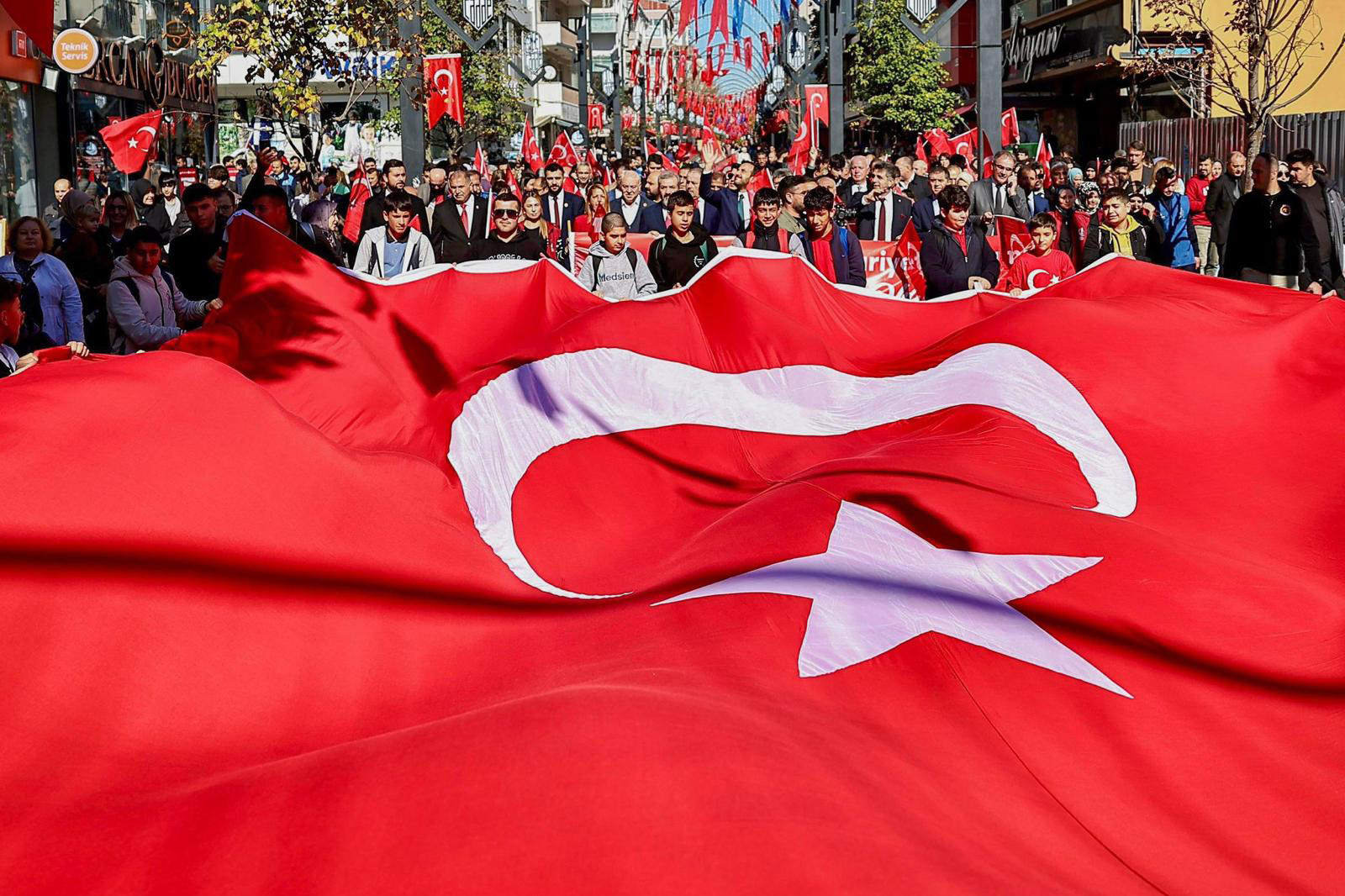 Cumhuriyet’in 101. Yılı Coşkuyla Kutlandı