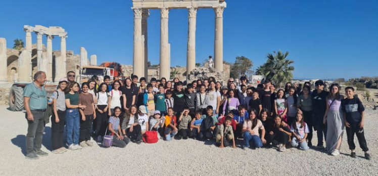 Büyükşehir’den Cumhuriyet Haftasında Çocuklara Aspendos-Side Tanıtım Gezisi