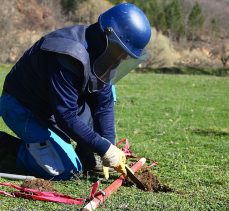 Ayrım yapmayan, ateşkese uymayan silahlar: Kara mayınları