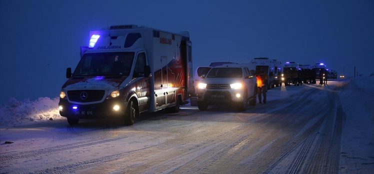 Van’da çığ düşen bölgedeki arama kurtarma çalışmalarına ara verildi