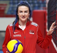 Milli voleybolcu Meryem Boz, kurduğu spor akademisiyle genç nesillere ışık tutmayı amaçlıyor