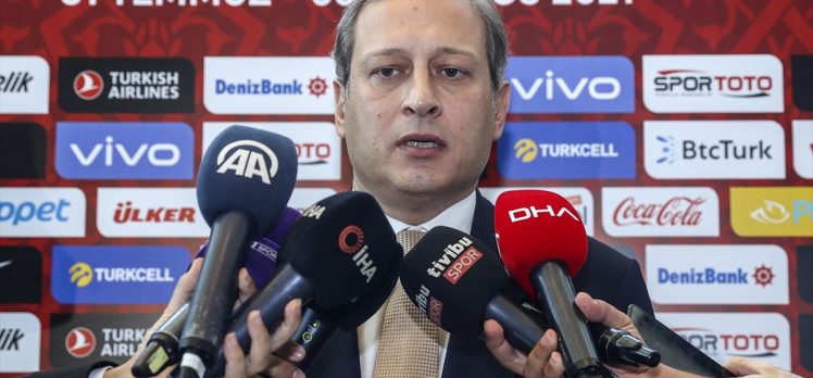 Galatasaray Kulübü Başkanı Burak Elmas yeni sezon için umutlu