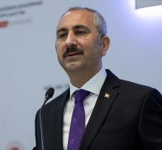 Adalet Bakanı Gül’den “yargıda sözleşmeli personel” değerlendirmesi