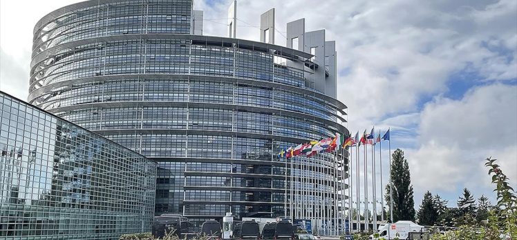 Avrupa Parlamentosu, Macaristan’ın “artık demokratik bir ülke olmadığına” karar verdi