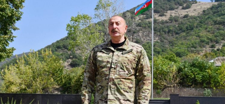 Azerbaycan Cumhurbaşkanı Aliyev, işgalden kurtarılan Laçın’ı ziyaret etti