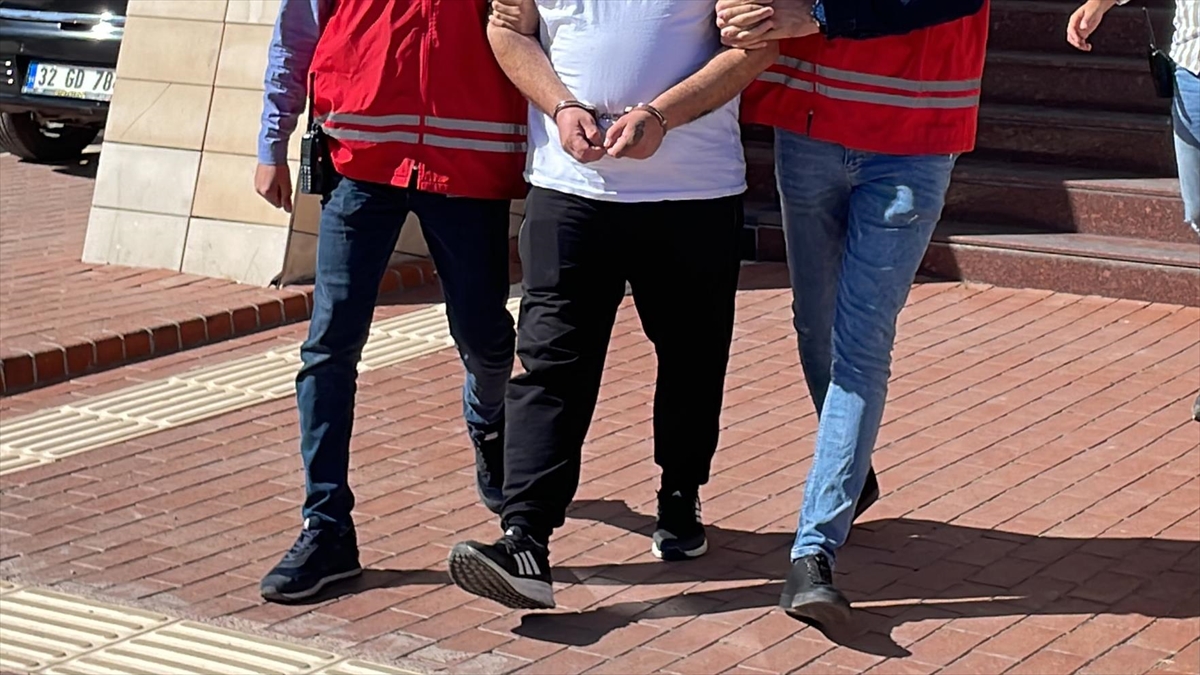 Karadağ’da kırmızı bültenle aranan suç örgütü üyesi İstanbul’da yakalandı
