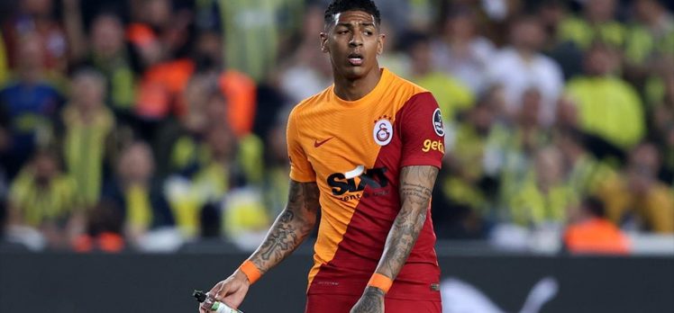 Galatasaray, Van Aanholt’u PSV’ye kiraladı