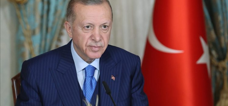 Cumhurbaşkanı Erdoğan, Özgür Özel’den kazandığı manevi tazminatı depremzedelere bağışladı