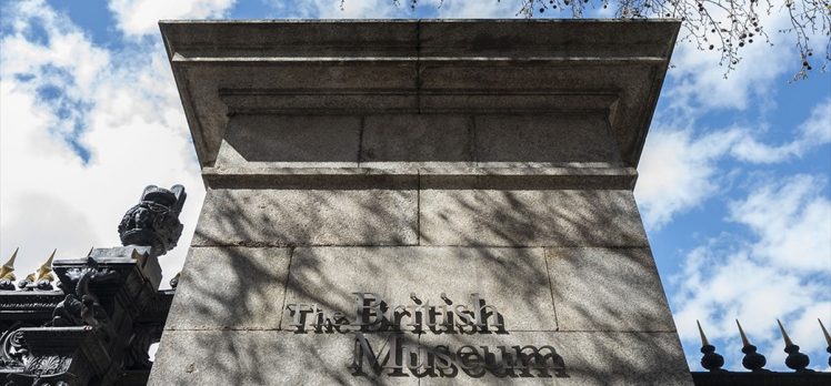 British Museum, önünde gerçekleşen bıçaklı saldırı nedeniyle boşaltıldı