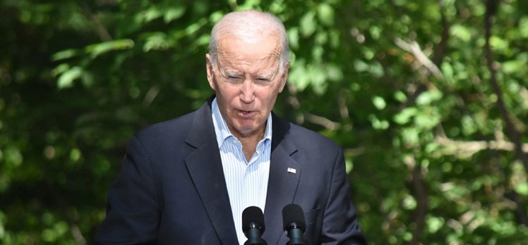 Biden’ın Hawaii’deki programda uyuklaması gündem oldu