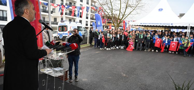 Büyükşehir’den Nilüfer’e futbol sahası