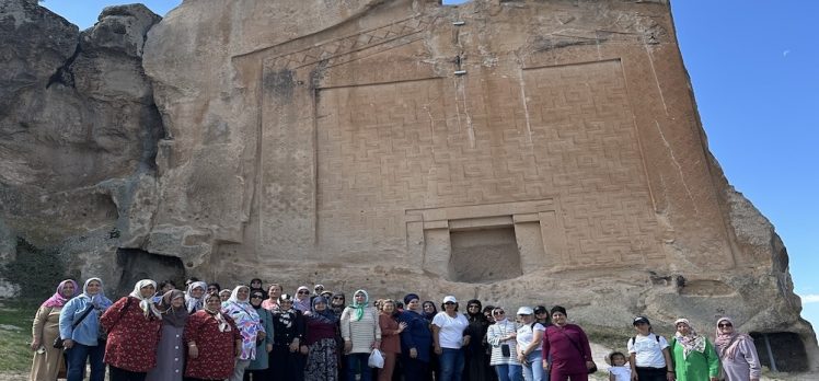 Çamlıca Ve Çankaya Mahalle Sakinleri Frig Vadilerinde