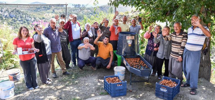 Büyükşehir, Üreticiyi Makine Ekipmanla da Destekliyor