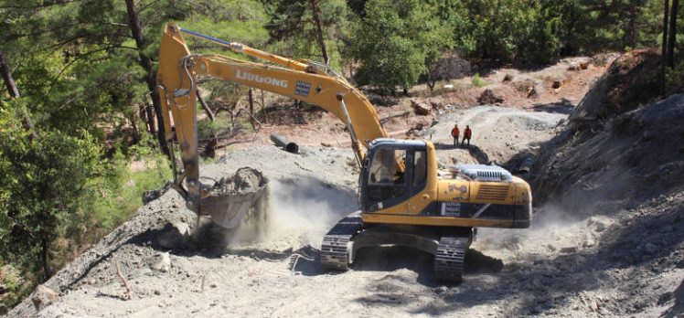 Kumluca Kuzca’da içme suyu çalışması