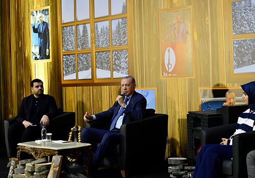 Cumhurbaşkanı Erdoğan, Erzurum’da gençlerle bir araya geldi