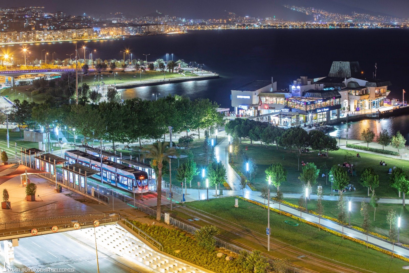 İzmir, Uluslararası Avrupa Demokrasi Başkenti Unvanı için son beşte