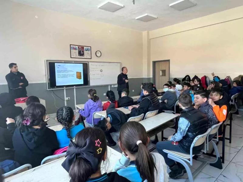 Kars’ta Öğrencilere Afet Bilinci Eğitimi